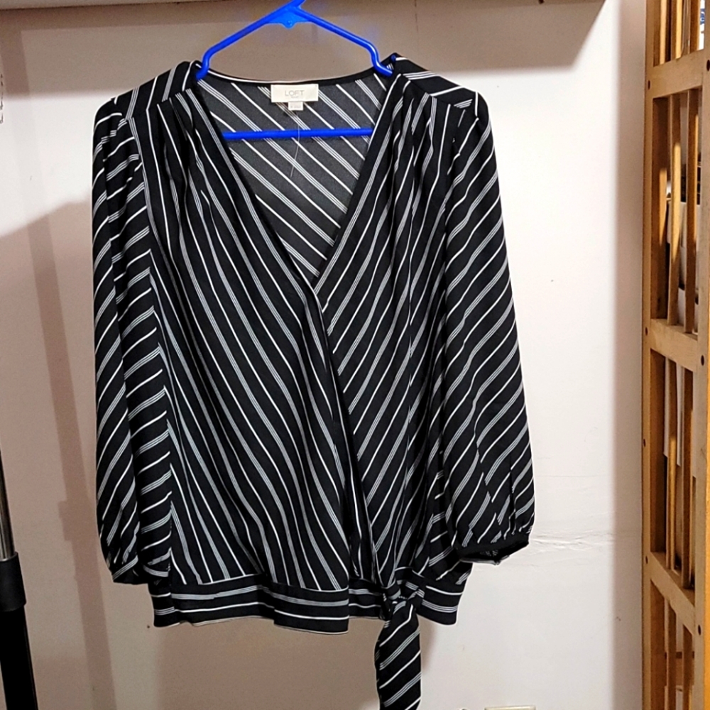 Cute Women's top for work or play!